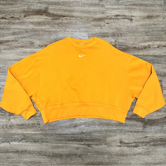 Nike Essentials Crew Fleece Crop Oversized Sweatshirt Crewneck - Orange - Picture 2 of 4